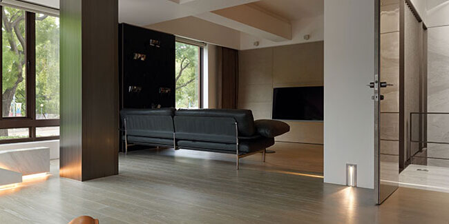 沉穩(wěn)大氣的現(xiàn)代風(fēng)格別墅設(shè)計(jì)說(shuō)明-客廳