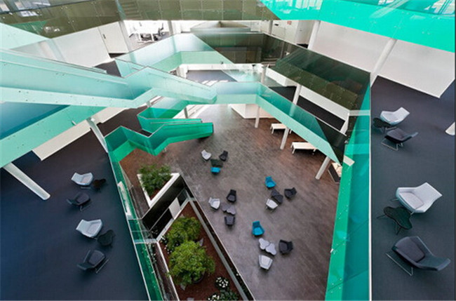 用色彩傳遞思維—丹麥UDK霍爾斯特辦公空間設(shè)計