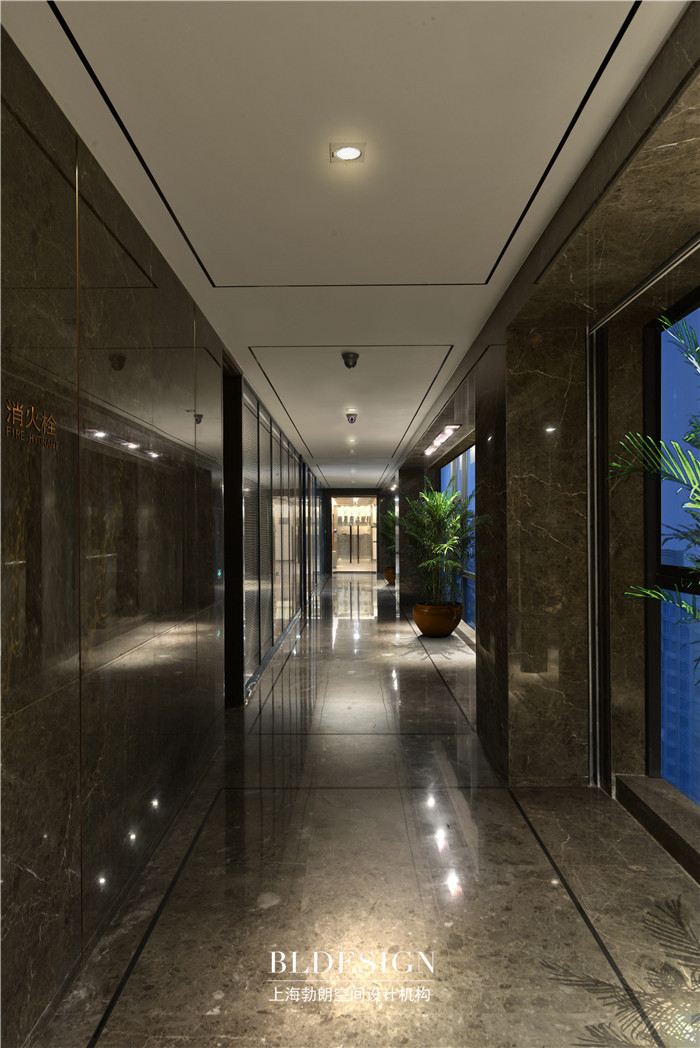 河南通用實(shí)業(yè)有限公司辦公室 辦公室走廊