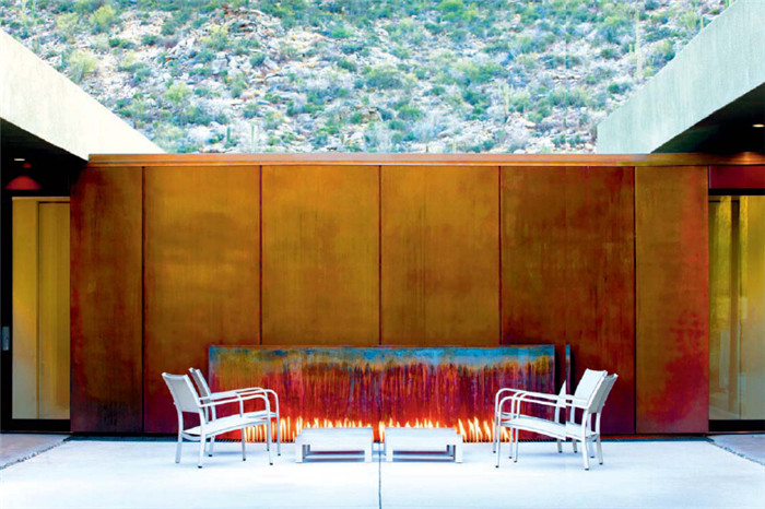 現(xiàn)代豪宅客廳壁爐設(shè)計