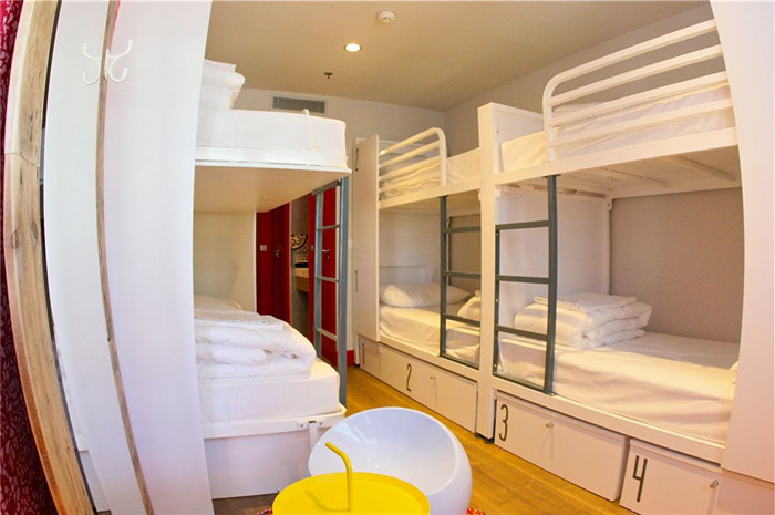 巴塞羅納旗艦店客房設計