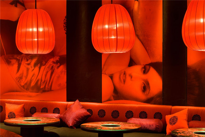 色彩迷人的會所室內(nèi)設(shè)計(jì)