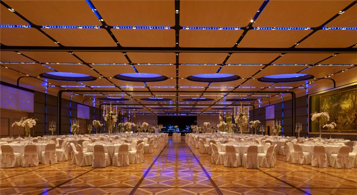 氣度非凡的餐廳設(shè)計(jì)