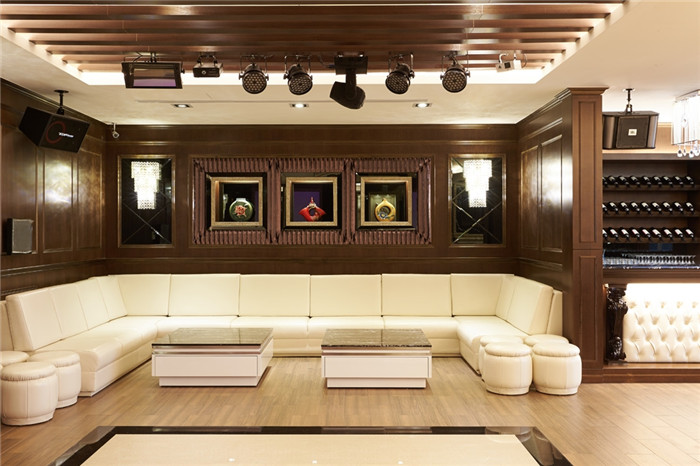 大氣卓絕的接待會所沙發(fā)區(qū)設計