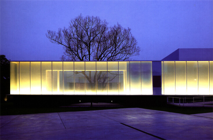 臨湖售樓部外觀設(shè)計方案