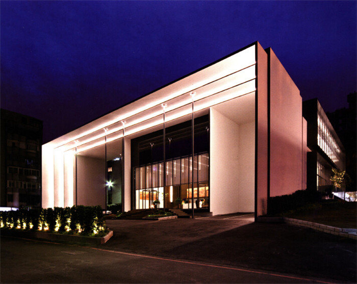 高檔大氣的現(xiàn)代售樓處外觀設(shè)計(jì)方案