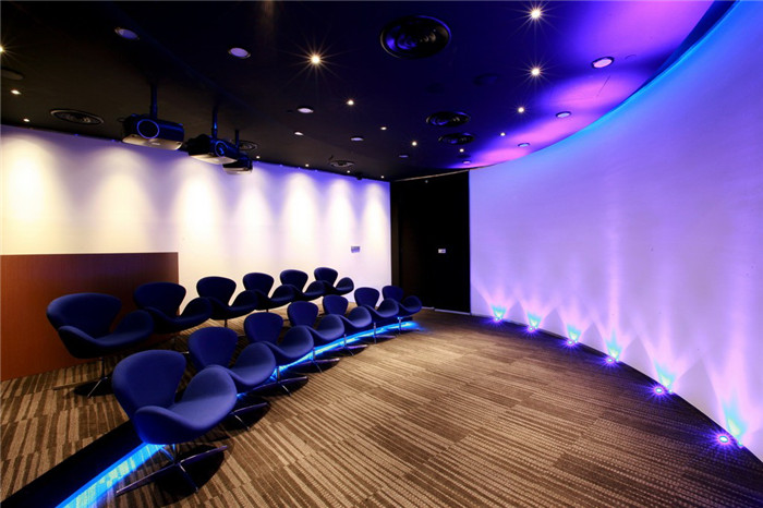 大膽新穎的辦公室室內(nèi)設(shè)計