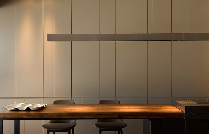 溫馨靜謐的現(xiàn)代風格復式別墅設計