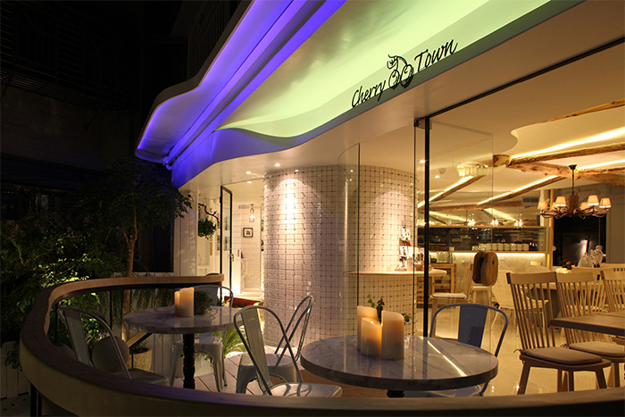 簡約時(shí)尚的都市精品餐廳設(shè)計(jì)案例