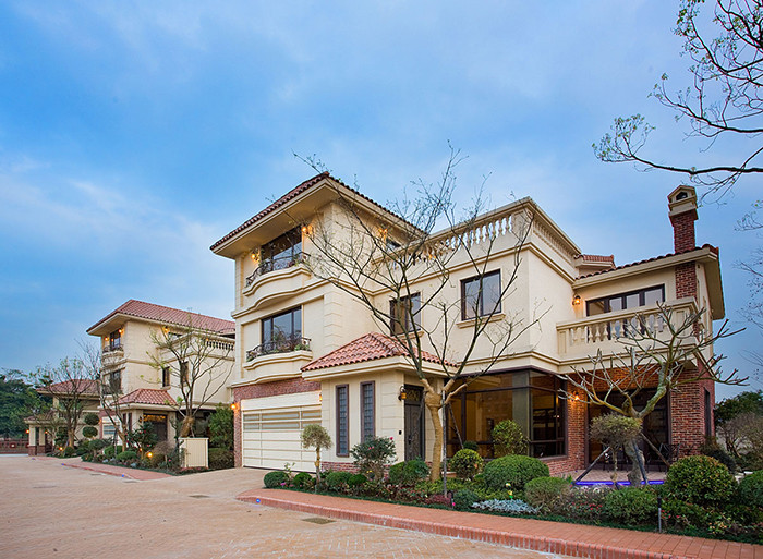 古典風(fēng)格三層別墅外觀(guān)設(shè)計(jì)圖