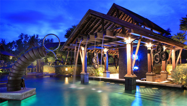 普吉島藍(lán)珍珠酒店夜景外觀