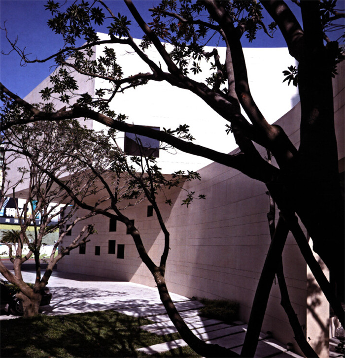 現(xiàn)代風(fēng)格創(chuàng)意售樓處