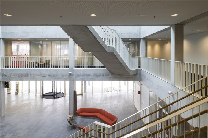 中庭：開放式空間