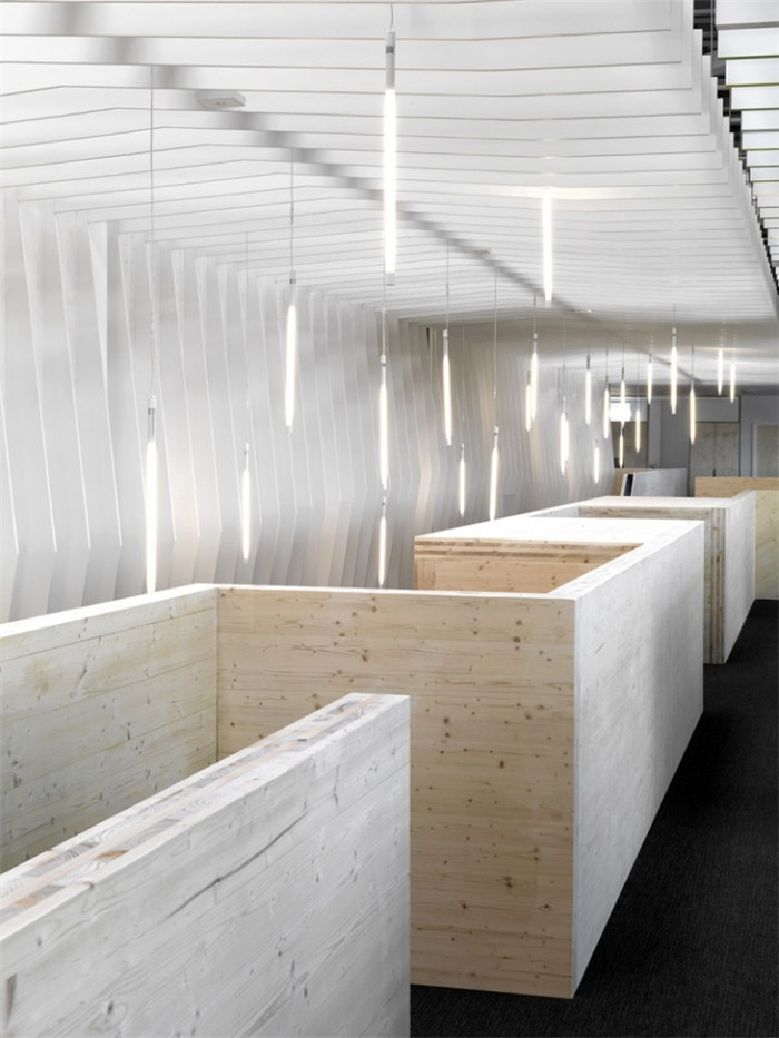 辦公室過(guò)道空間