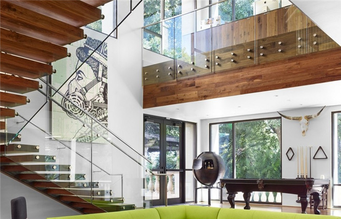 辦公室內(nèi)部樓梯