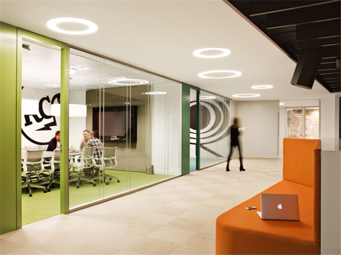 簡約精致的辦公室風(fēng)格