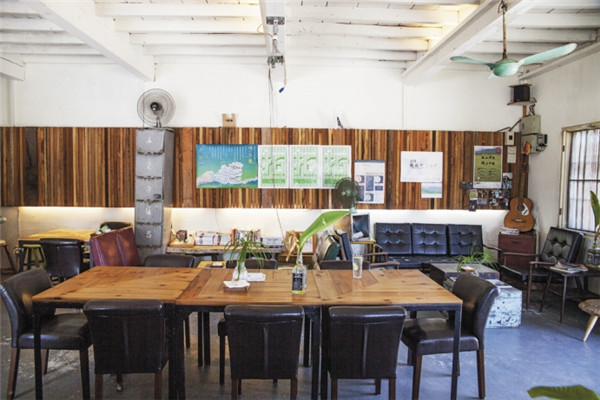 淳樸復(fù)古特色咖啡廳裝修設(shè)計(jì)案例
