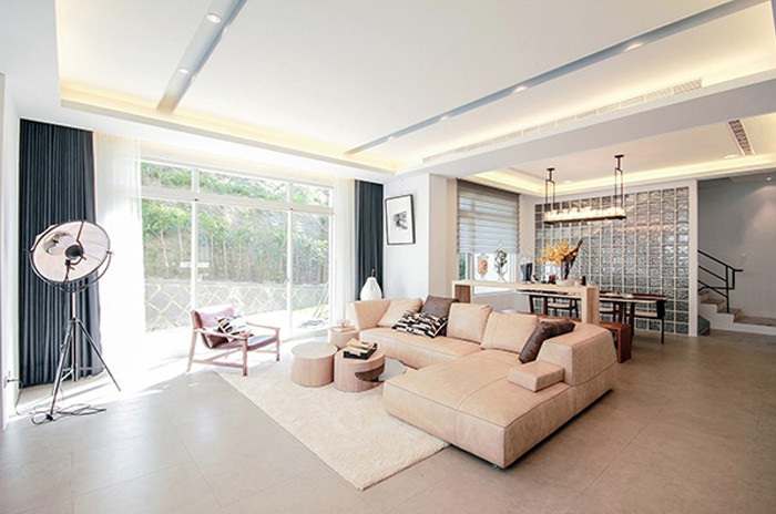 自然、舒適、純粹的別墅室內(nèi)空間