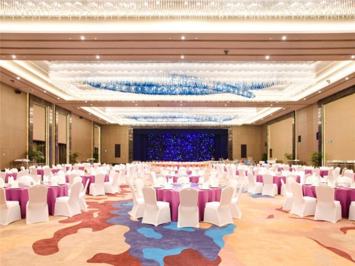 天津京基皇冠假日酒店宴會(huì)廳