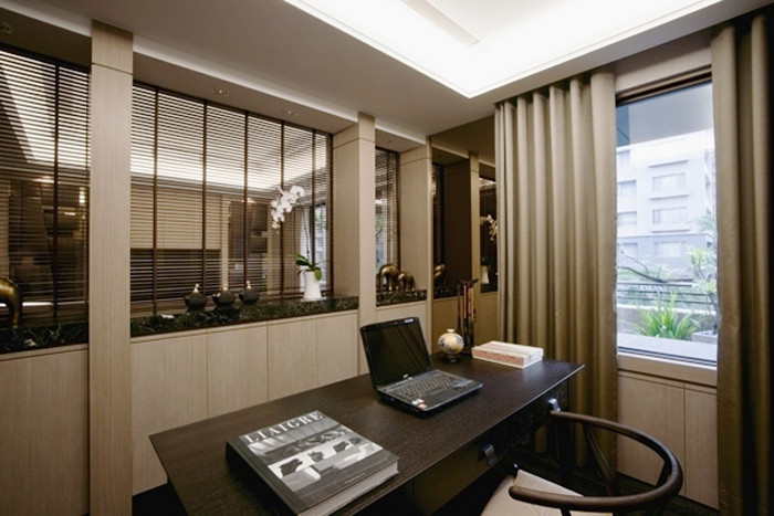 現(xiàn)代中式別墅書房設計