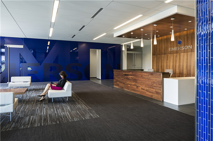 辦公室前臺(tái)