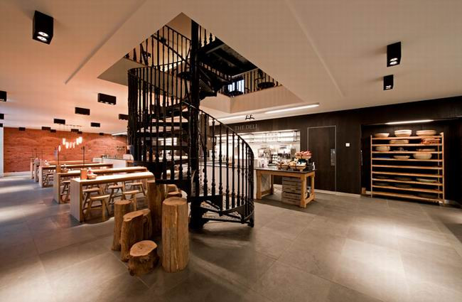 英國(guó)The Redesigned Coach House餐廳設(shè)計(jì)案例