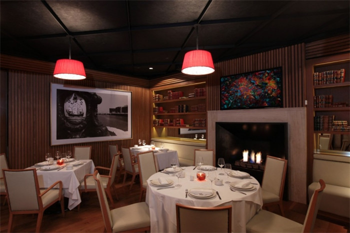 餐廳室內(nèi)設(shè)計(jì)效果圖