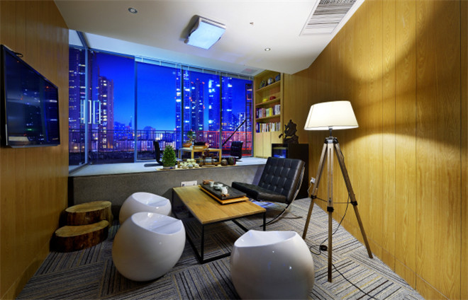 別具視覺效果的特色辦公室室內(nèi)空間設計欣賞