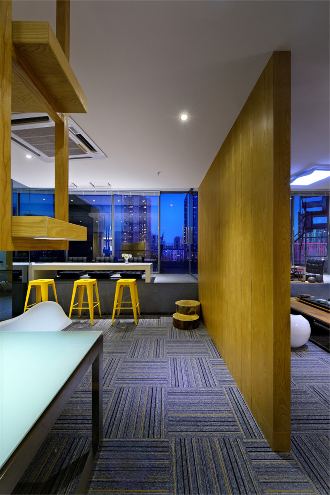 現(xiàn)代前衛(wèi)辦公室空間設計