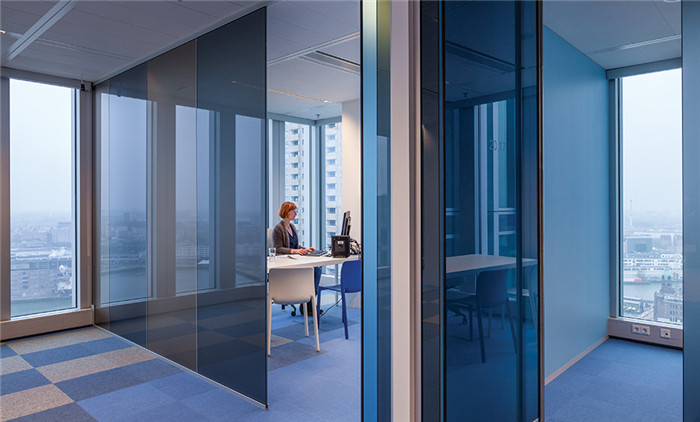 色彩活躍的時(shí)尚辦公空間設(shè)計(jì)