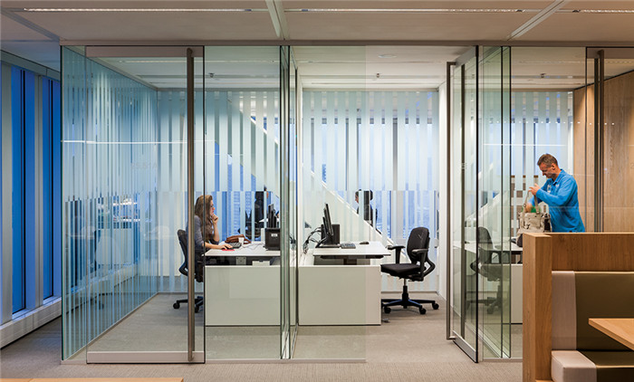 精致簡(jiǎn)約的辦公區(qū)設(shè)計(jì)