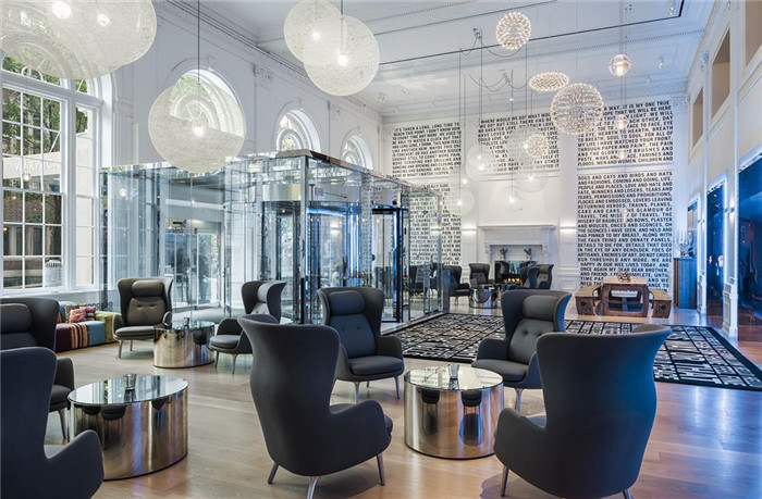 酒店別具現(xiàn)代時尚的空間設(shè)計