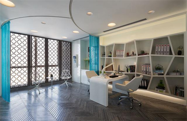 牙醫(yī)辦公室打破常規(guī)的書柜設(shè)計