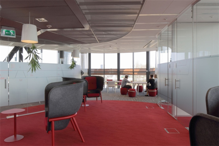 現(xiàn)代時(shí)尚辦公室室內(nèi)空間設(shè)計(jì)欣賞