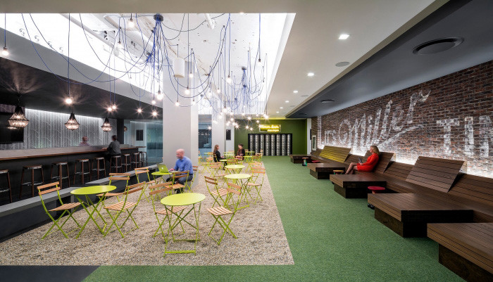 現(xiàn)代精品時尚辦公空間設(shè)計