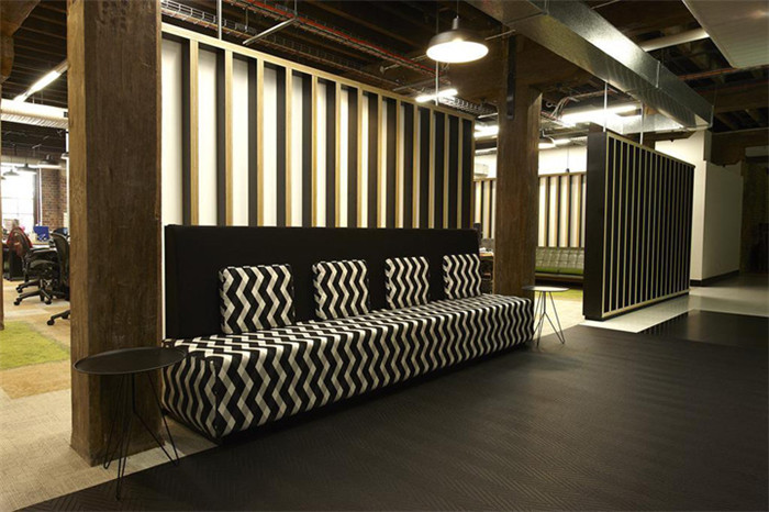 辦公室室內(nèi)空間設(shè)計(jì)