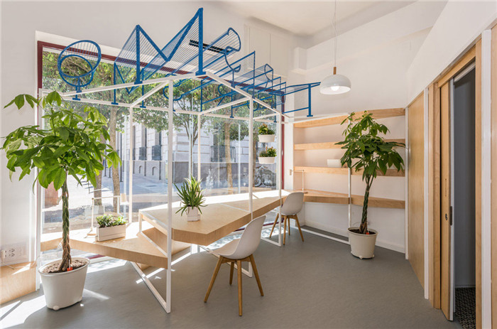 簡約的現(xiàn)代辦公室空間設(shè)計