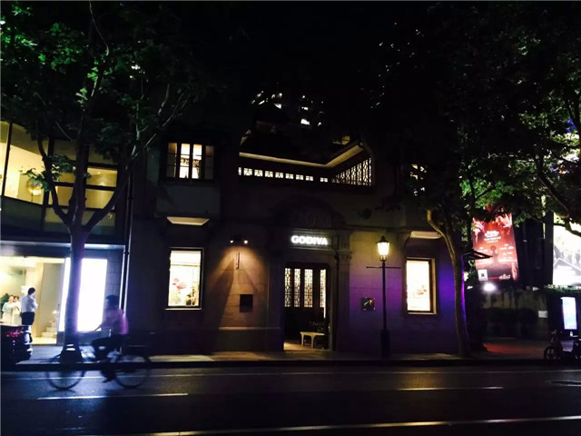 勃朗設計師街拍作品