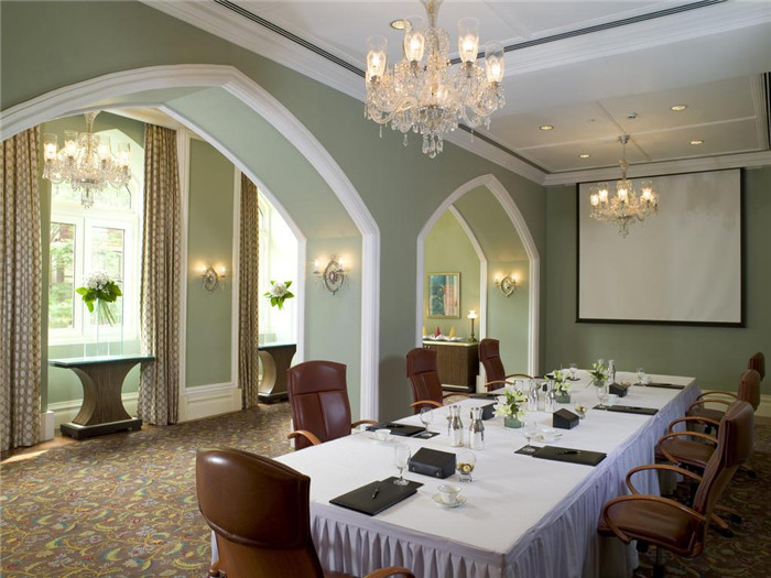 雅致的酒店餐廳設(shè)計