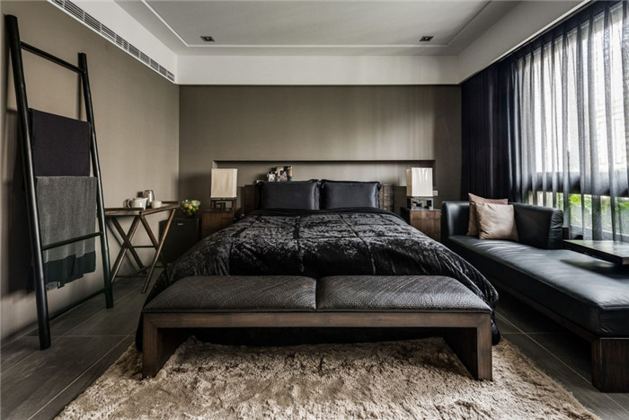 黑色主調(diào)別墅主臥設(shè)計(jì)方案