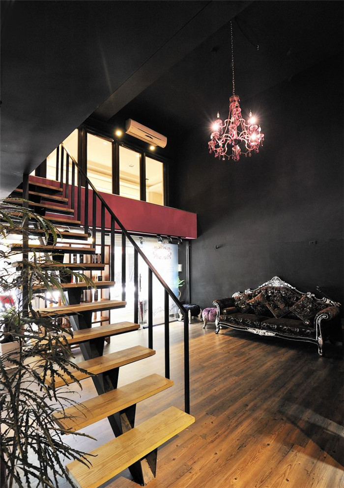 Loft工業(yè)奢華混搭風(fēng)美發(fā)店設(shè)計(jì)