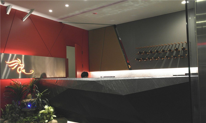 時(shí)尚主題牛排餐廳吧臺(tái)設(shè)計(jì)