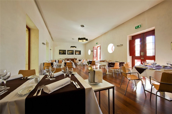 酒店室內(nèi)餐飲空間設(shè)計