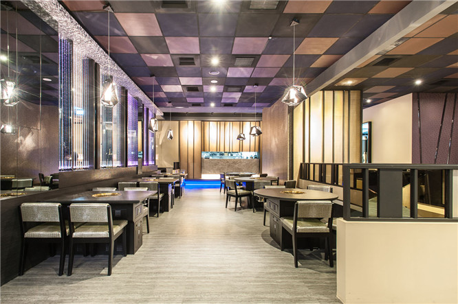 顛覆傳統(tǒng)的時尚烤肉店設計案例