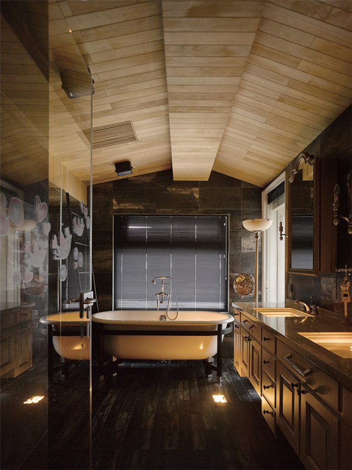 美式別墅主臥衛(wèi)生間設(shè)計方案