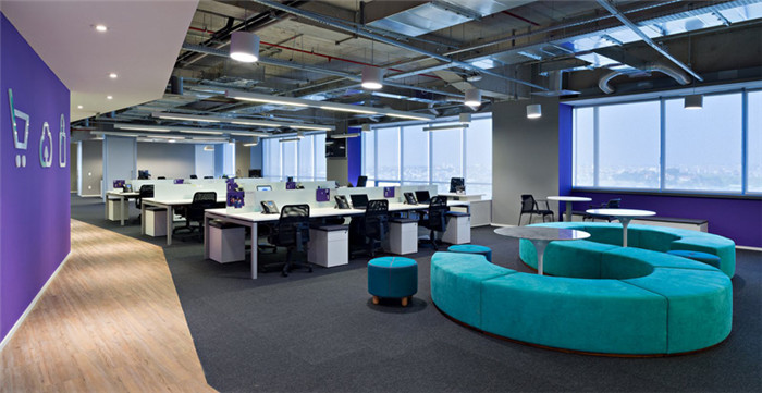 開放式的辦公區(qū)