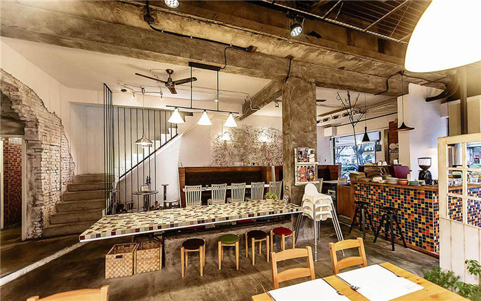 現(xiàn)代工業(yè)風(fēng)餐廳設(shè)計案例