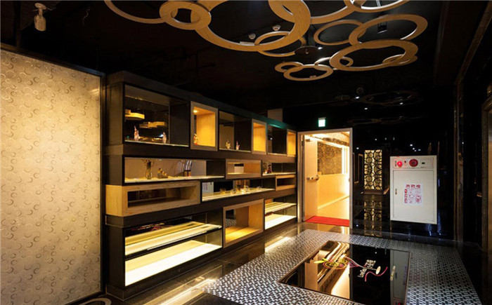 夜店風前衛(wèi)時尚茶坊設(shè)計案例