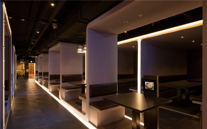 熱鬧商圈里的特色餐廳設(shè)計效果圖