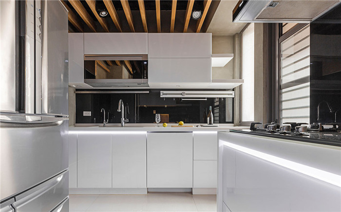 現(xiàn)代簡約風(fēng)別墅廚房設(shè)計